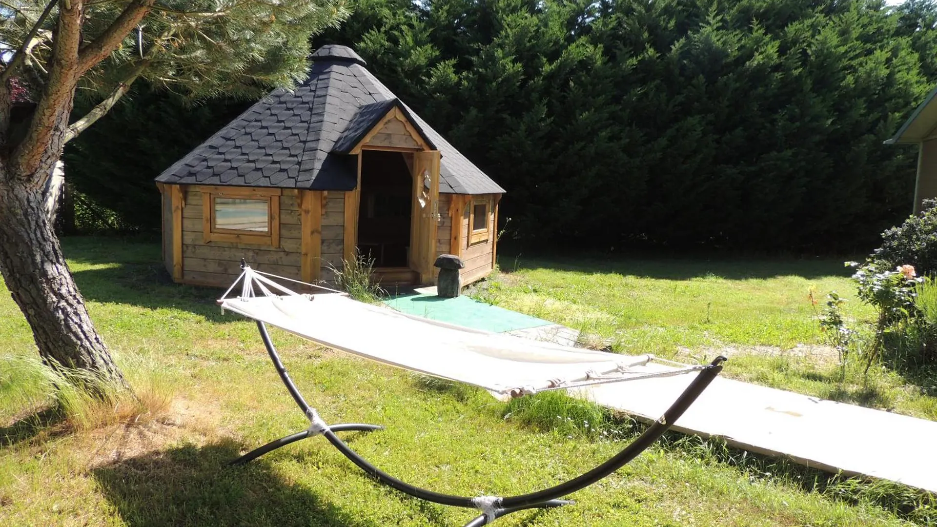 Chalet Atypique Kota Noah Location En Gite Salle D'Eau Privative A 20M Chazemais